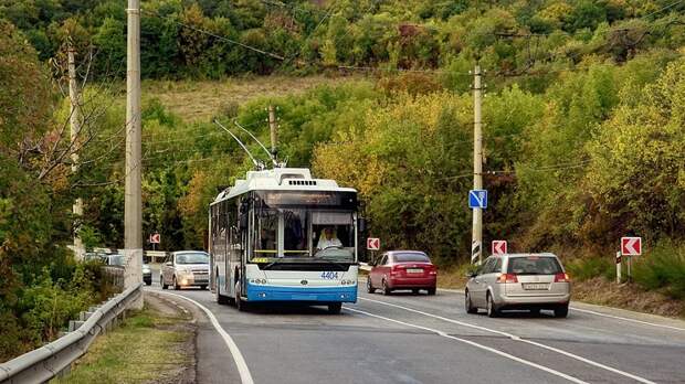 Симферополь алушта. Троллейбус Симферополь Алушта. Троллейбус 52а Симферополь Алушта. Троллейбус 51 Симферополь Алушта. Крым троллейбус 8617 Крым.