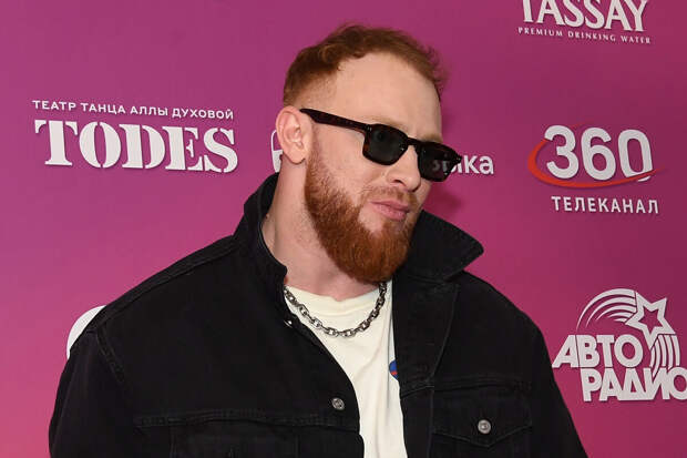 Певец Леша Свик будет продавать под своим именем одежду и образовательные услуги