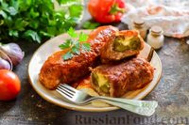 Фото к рецепту: Баклажаны с сырной начинкой, в "шубке" из мясного фарша (в духовке)
