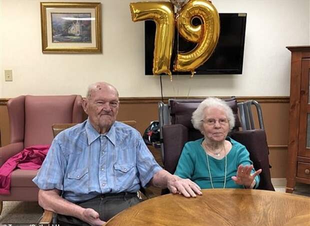 Почти 80 лет в любви и согласии. Секрет крепкого брака 100-летнего мужа и 103-летней жены – шоколад
