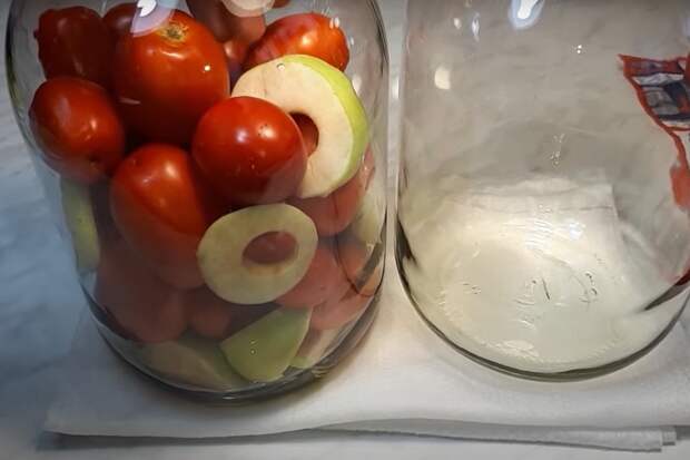 рецепт помидоров с яблоками