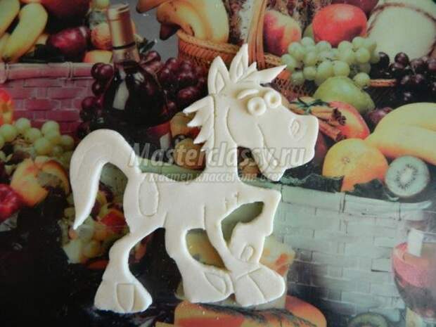 поделки из солёного теста. Лошадка