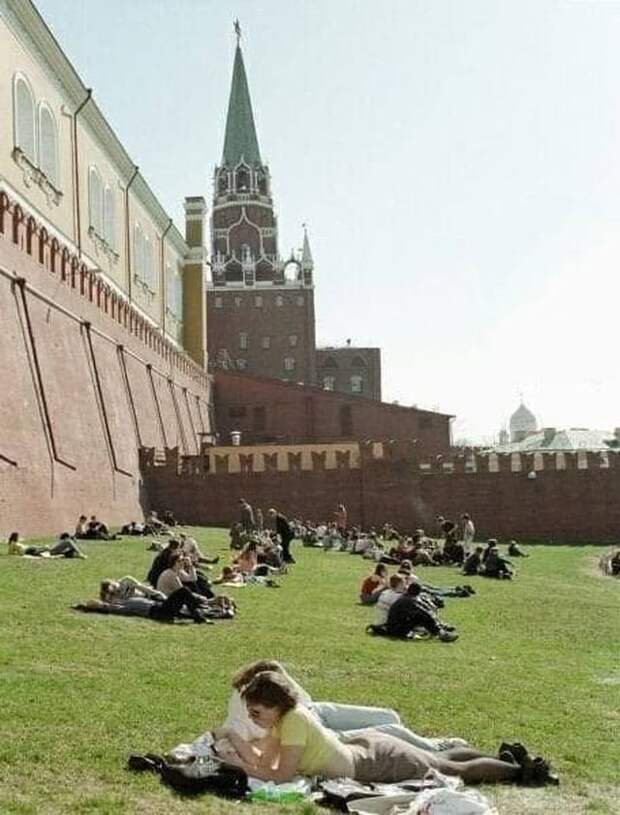 Подборка атмосферных фотографий из 90-х