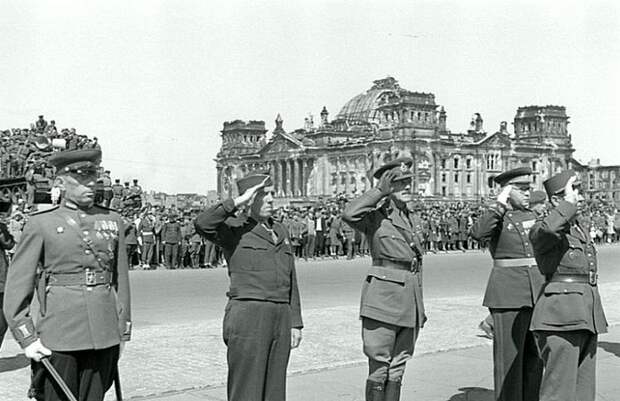 48. Совместное празднование победы над Германией оккупационными войсками в Берлине, 8 мая 1946 вторая мировая война, история, фотография