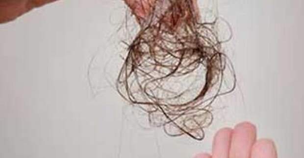Оставьте это средство на коже головы в течение 10 минут, и выпадение волос останется в прошлом