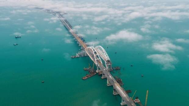 Массовый автопробег на Крымском мосту