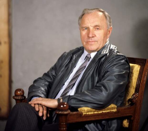 Омский драмтеатр подготовил мини-спектакли о жизни Михаила Ульянова