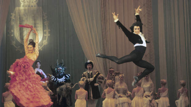 «Щелкунчик», «Спартак», «Лебединое озеро»: какие спектакли стали визитной карточкой Большого театра