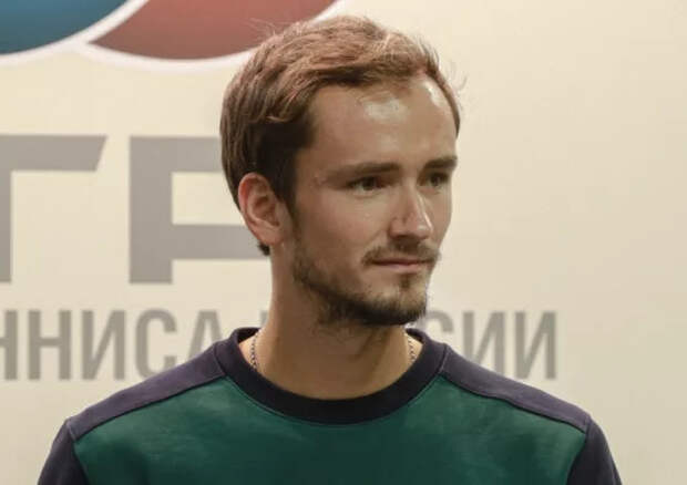 Даниил Медведев сенсационно вылетел с чемпионата в Австралии