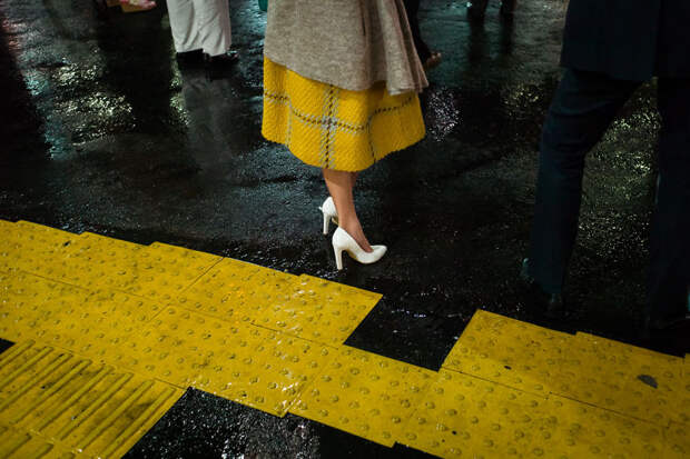 Japanese Photographer Manages To Show Bright Moments In Everyday Life In Japan