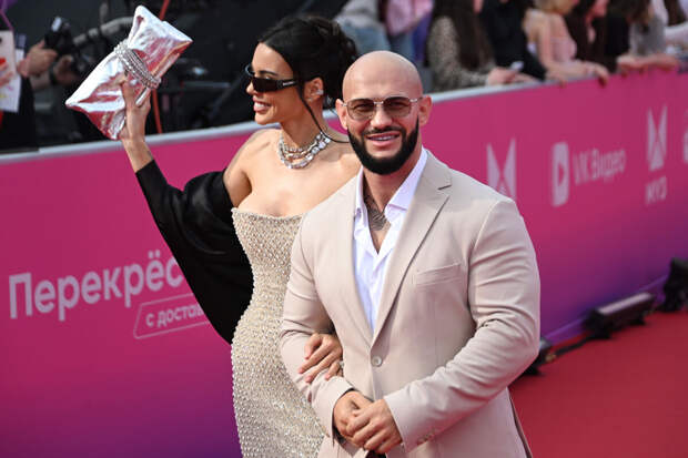 Рэпер Джиган признался, что не поздравлял Самойлову с 14 февраля