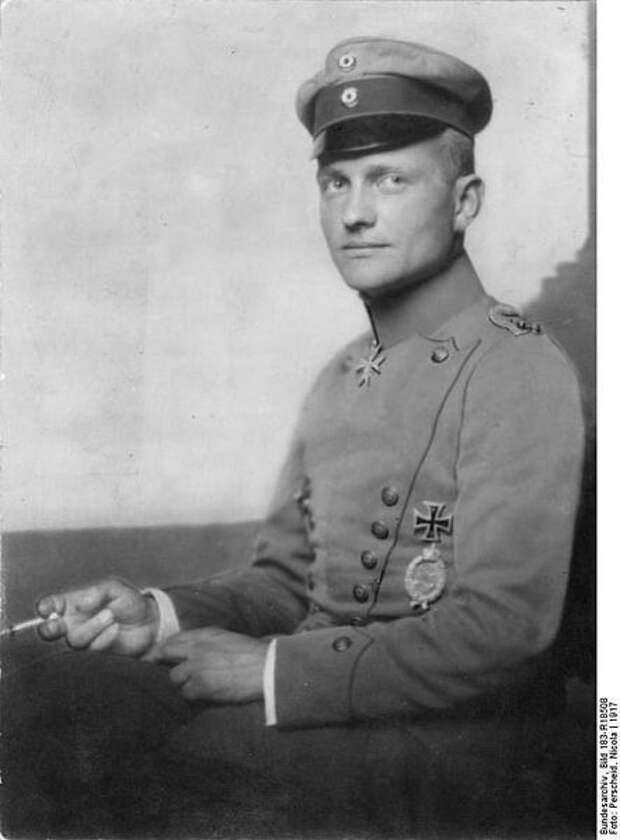 743664_442pxBundesarchiv_Bild_183R18508_Manfred_v__Richthofen (442x599, 27Kb)