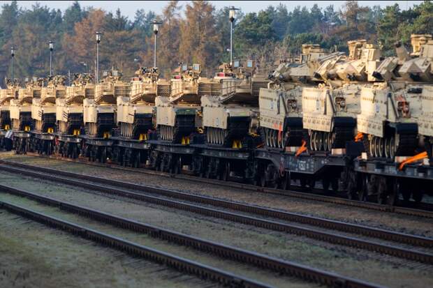 В Греции под откос пошли американские танки. Греки: оружие предназначалось для Украины