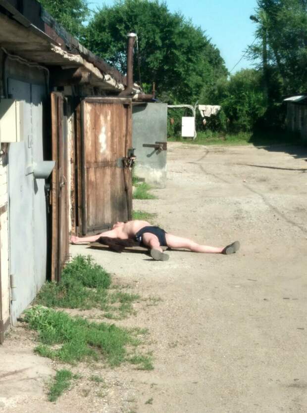 Когда душой ты уже на курорте Когда душой ты уже на курорте водоем, загар, курорт, наглость, плавки, пляж, прикол, юмор