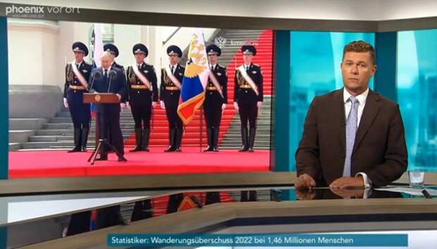 А на днях был еще один случай: на немецком ТВ неожиданно прервалась трансляцию с пресс-конференции Бербок и начался показ речи Путина на встрече с военными в Кремле (фото с сайта smotrim.ru)