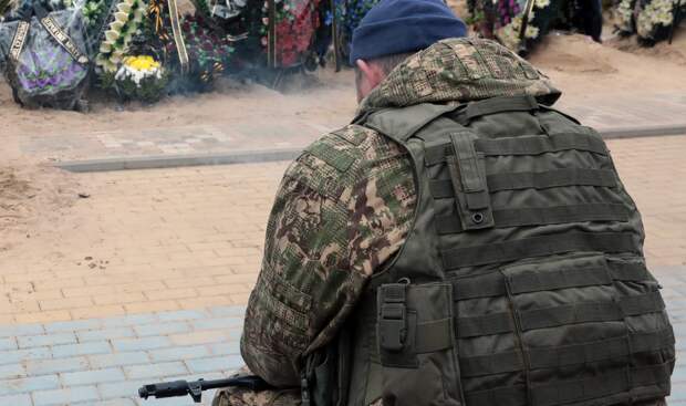 Украинских солдат лишили бронежилетов, чтобы продавать в магазинах
