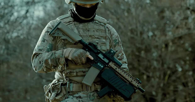 Не обременяет вторым «стволом»: устройство подавления дронов NightFighter Mini