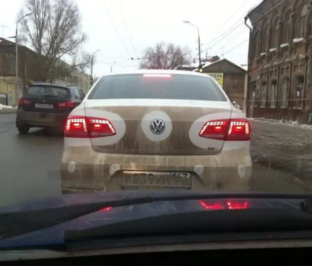 Современная экспресс-мойка. В вашем городе тоже полно таких ленивцев?  автомобили, автомойка, прикол, юмор