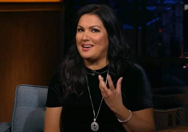 Анна Нетребко отменила выступления в Венской опере из-за операции