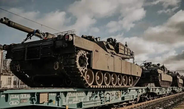 В ста километрах от Львова: Польша перебрасывает танки Abrams на границу с Украиной