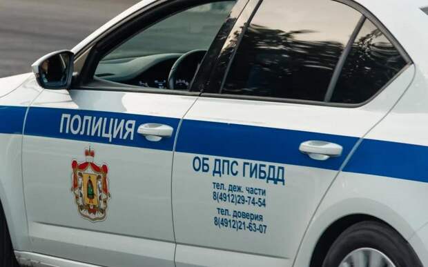 В Сараях задержали водителя без «прав» на Land Rover
