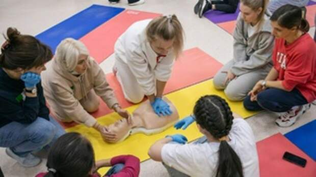 Обучение навыкам оказания первой помощи / Фото: Минздрав Алтайского края