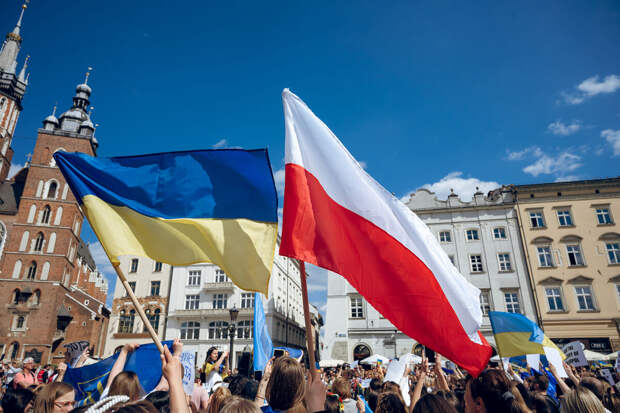 Киев хочет продать Польше часть своих госпредприятий промышленности