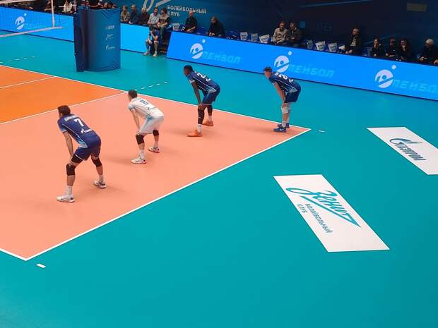 Волейбольный «Зенит» обыграл на выезде «Оренбуржье»