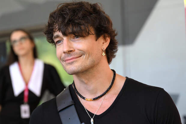 Максим Матвеев высказался о проколах в ушах и ношении колец