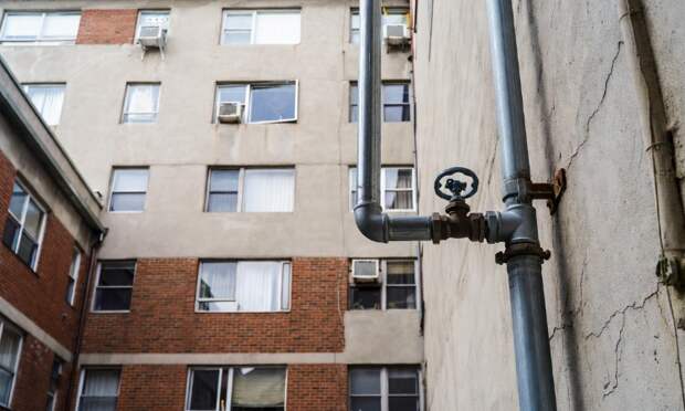 Минстрой напомнил, какую работу коммунальных служб жильцы не обязаны оплачивать