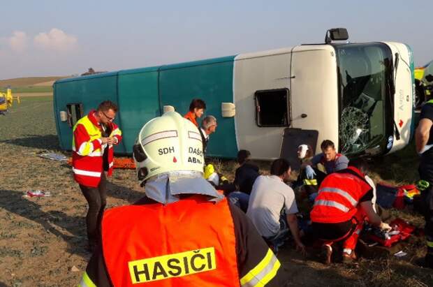 Более 30 детей пострадали в ДТП с автобусом в Чехии
