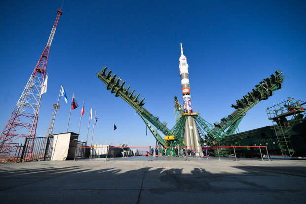 "Союз-2.1а" с "Прогрессом" установили на стартовый стол Байконура после ремонта