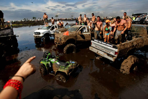 Фестиваль грязи Okeechobee Mudfest (38 фото)