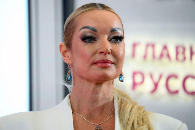 Балерина Анастасия Волочкова заявила, что артисты Большого театра ей завидуют