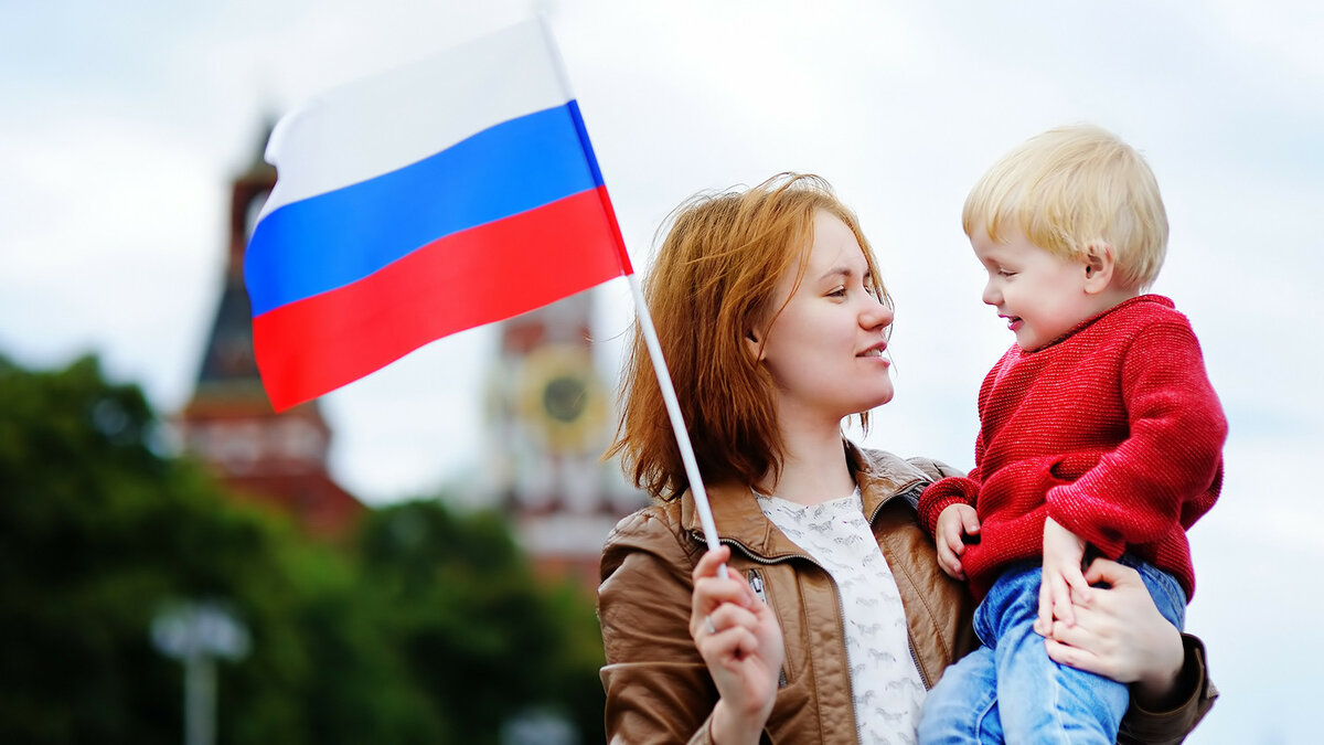 ВОСПИТАЕМ ПАТРИОТА. Почему-то многие думают, что любовь к Родине рождается в душе сама собой. Это чувство нужно развивать