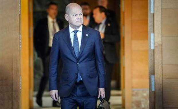 «Альтернативный» урок для Шольца — выучит ли он его?