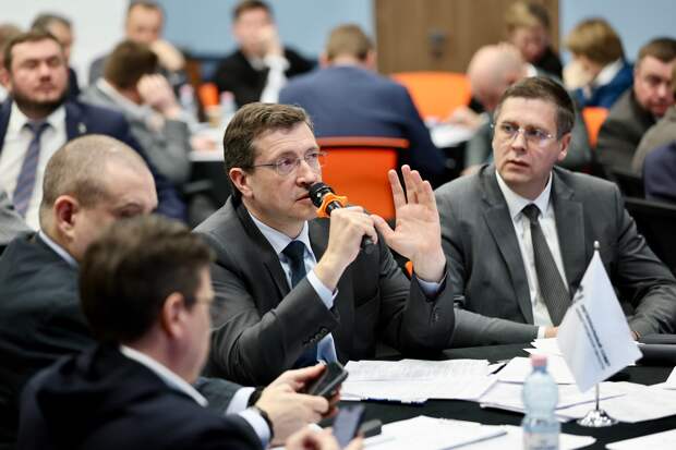 Глеб Никитин поручил создать банк участков для многодетных и СВО