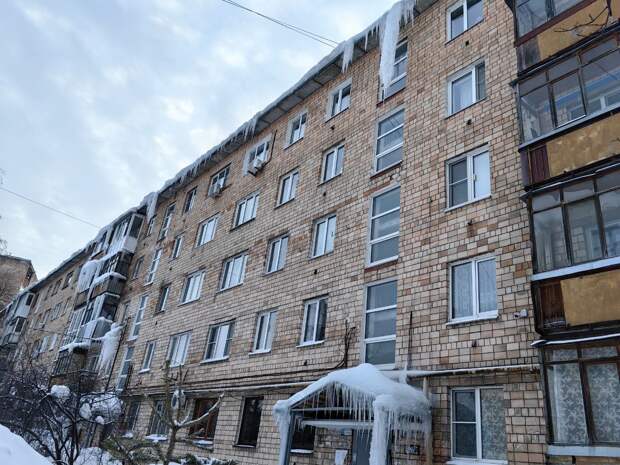 ГЖИ выявляет нарушения на каждой третьей крыше в Нижнем Новгороде