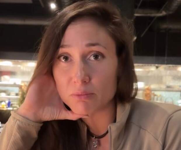 Елена Товстик, многодетная мать и жена (пока ещё) Романа Товстика, которую оперативно взяла под свою юридическую защиту скандально-знаменитая Катя Гордон