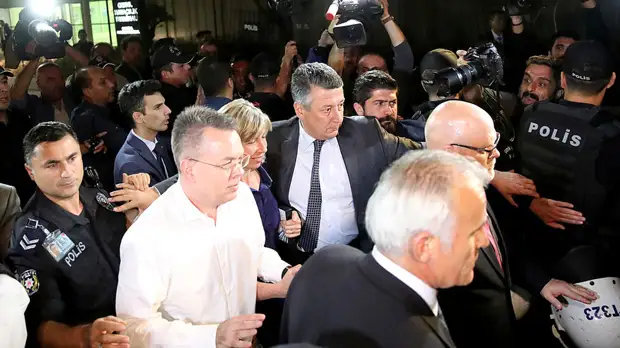 Трамп рассказал об отсутствии сделки с Турцией по пастору Брансону