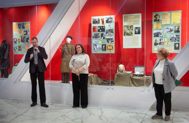 В Туле открылась выставка о женщинах на войне