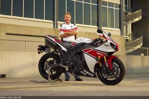 Фотографии спортбайка Yamaha YZF-R1 2012