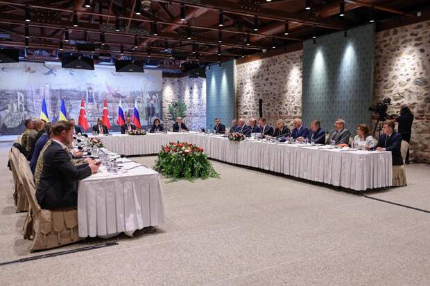Представители российской делегации на переговорах в Стамбуле постоянно давят на украинских визави и говорят...