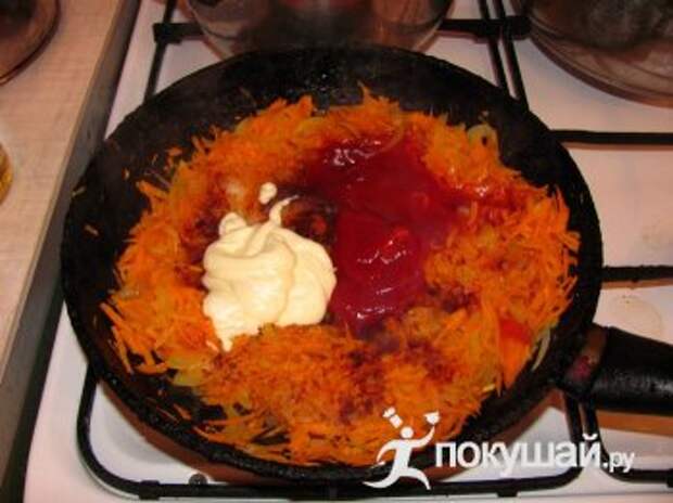 Хек тушенный с овощами