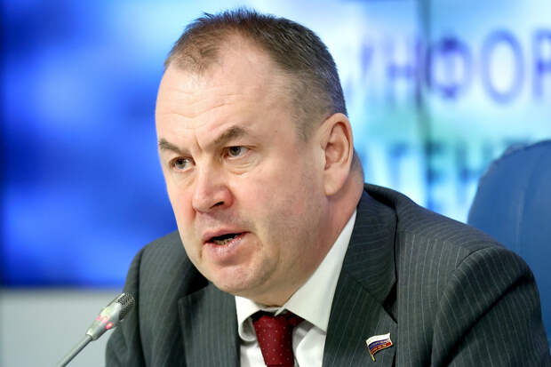 Наумов: иностранные компании будут следить за ПМЭФ, чтобы вернуться