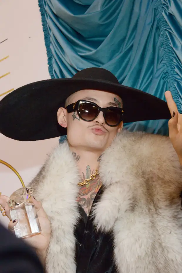 "Скиньте хорошие рехабы": Моргенштерн пустился во все тяжкие после громкого развода