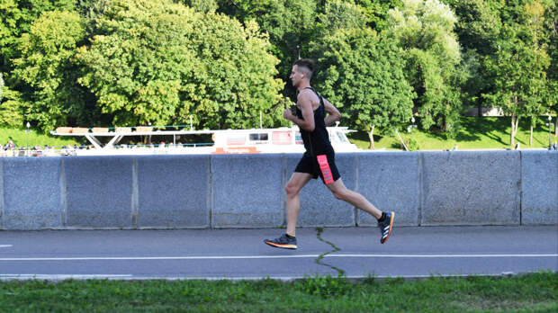 Осторожно, солнце! Как обезопасить себя во время пробежек в жару