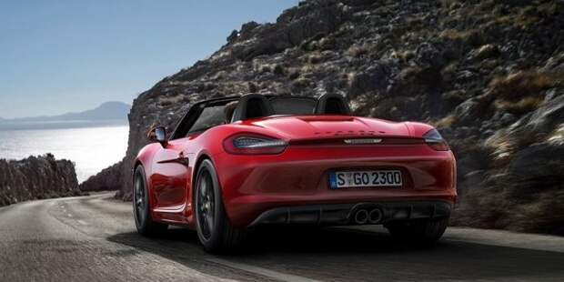 79-летняя женщина разогнала Porsche до 238 километров в час из-за бессонницы