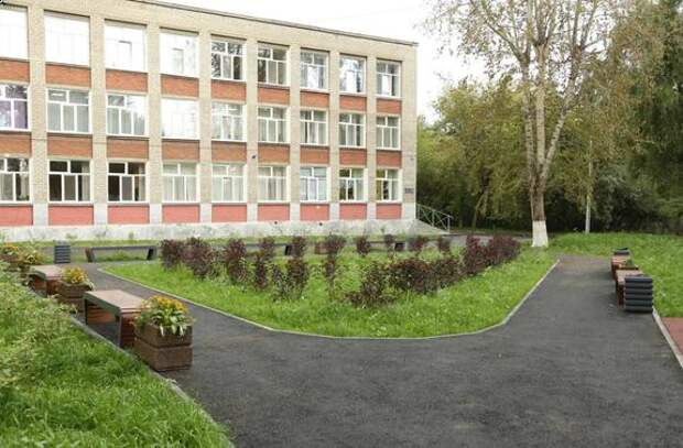 В Перми модернизируют территории 19 школ