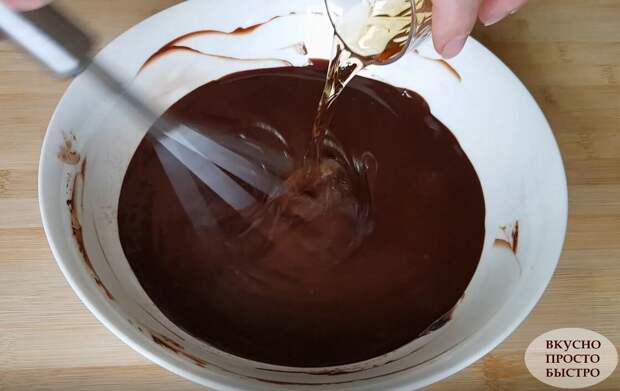 Процесс приготовления шоколадного десерта